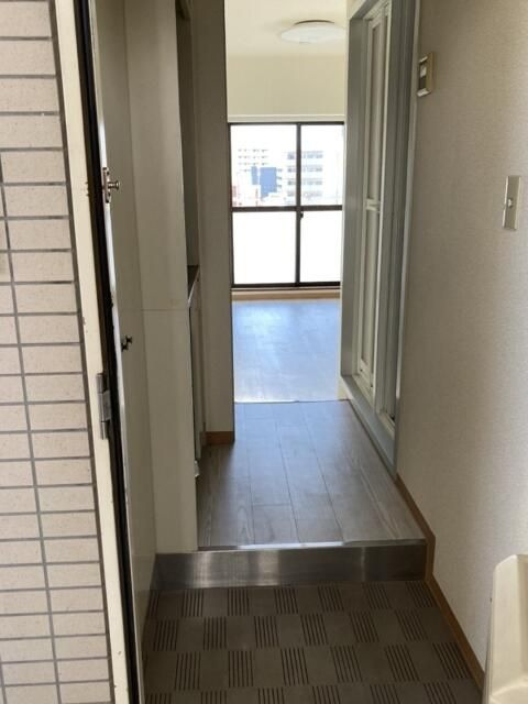 ウィンベルソロ西川口第１０の玄関