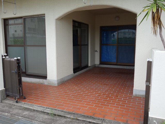 パールシャトウ藤江駅前の駐車場