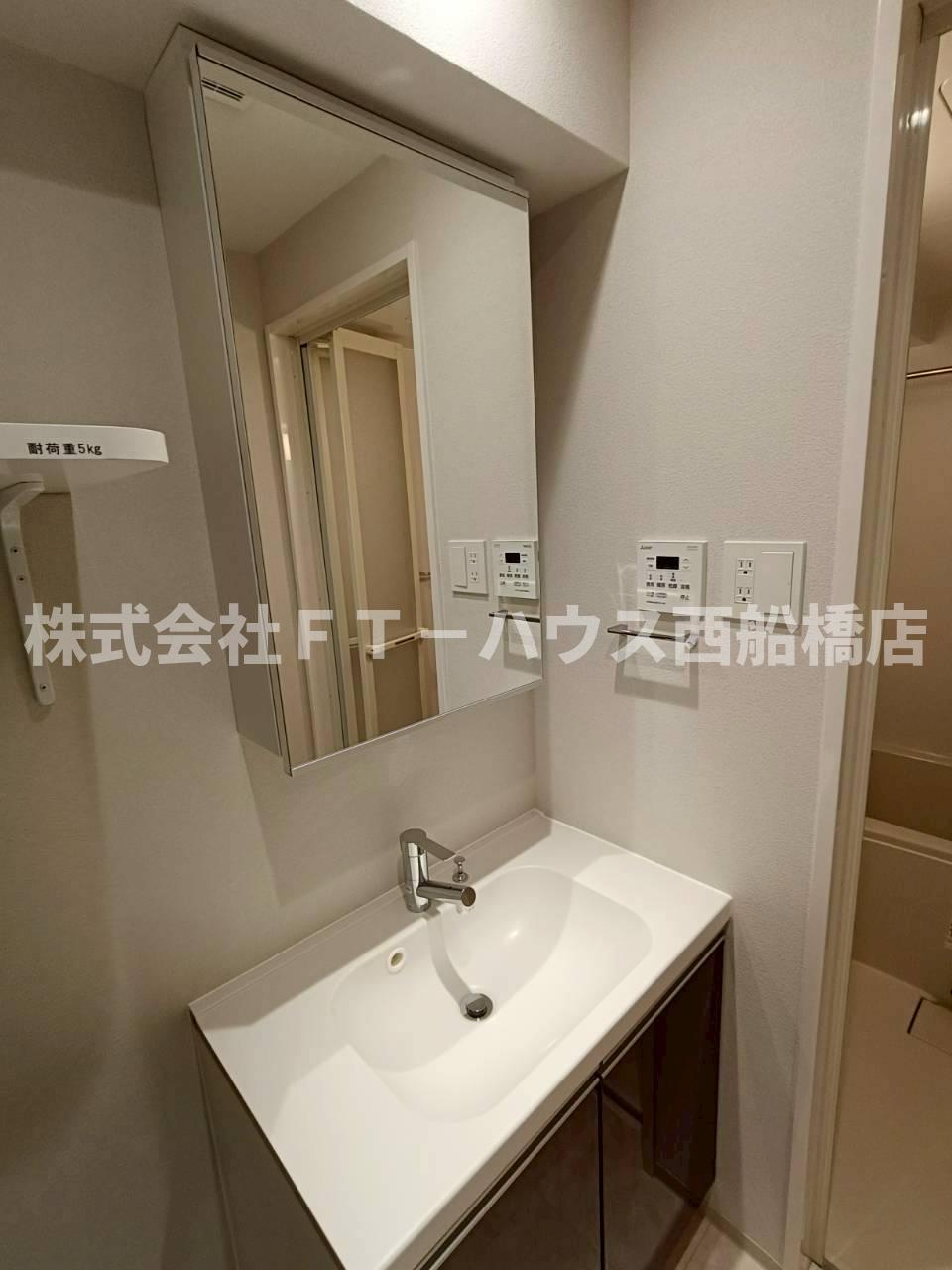 Alivis原木中山の洗面所