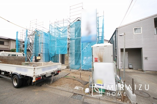 【前面道路含む現地写真】 | 清潔感のあるホテルのような広い浴室が自慢です。疲れた日にはお湯をためてリラックスタイムを楽しみたいですね、今はスマホも防水の時代です、半身浴をしながら動画視聴、漫画視聴、楽しく過ごしたいですね^^