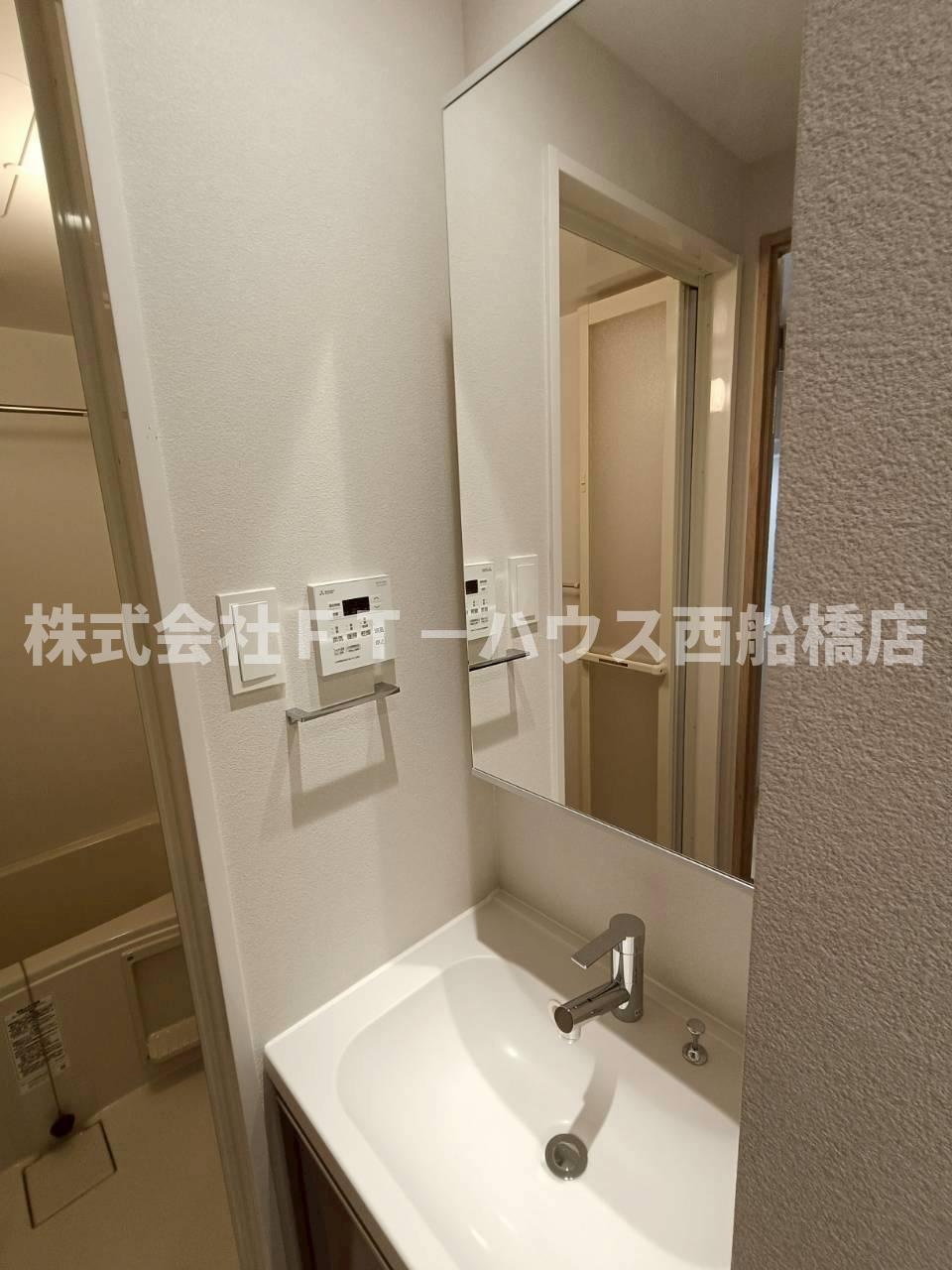 Alivis原木中山の洗面所