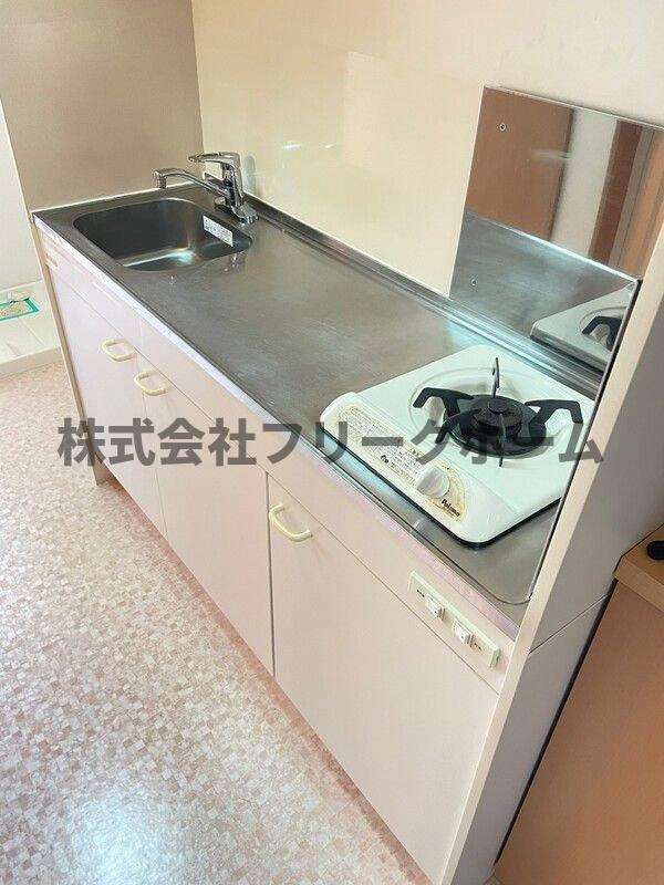 小金井市緑町１丁目のアパートのキッチン