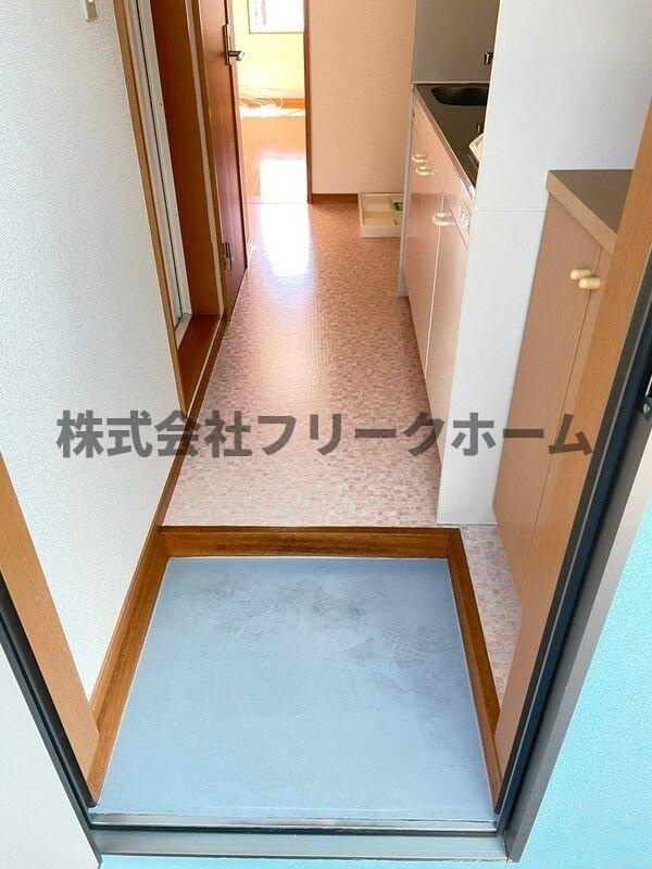 小金井市緑町１丁目のアパートの玄関