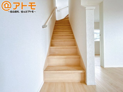 【内装】 | 沼津市西熊堂第3　新築一戸建て　4号棟 | 階段は緩やかで手すりもついているので上りやすくなっています！