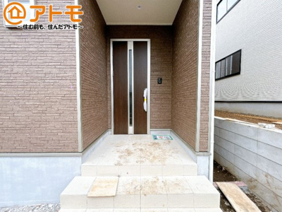 【玄関】 | 沼津市西熊堂第3　新築一戸建て　4号棟 | ダブルロックで防犯性が高い玄関ドアです！