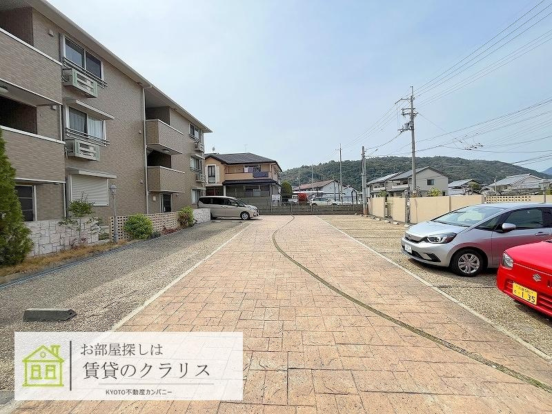 ルナヌーブ（Luna Nubu)の駐車場