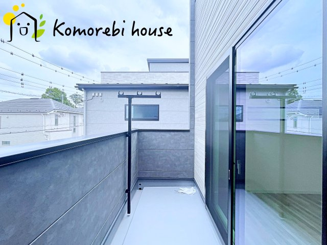 大宮南中野　新築一戸建て　ルシェール　Fのバルコニー|暖かな日差しのふりそそぐバルコニー