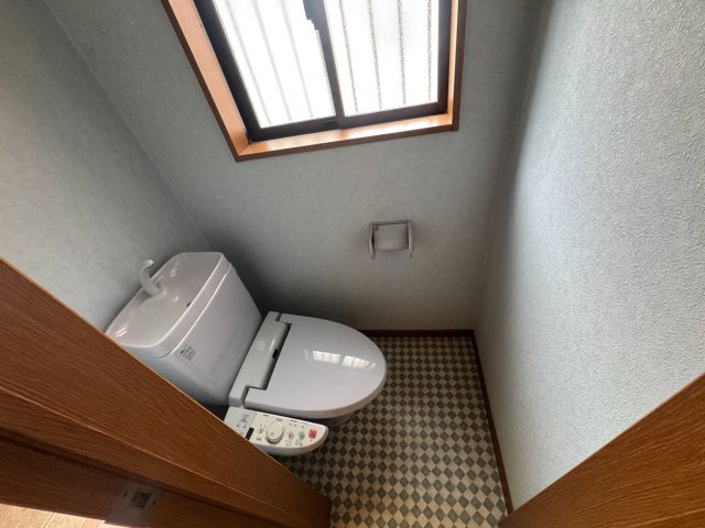 堺市西区草部　中古一戸建のトイレ