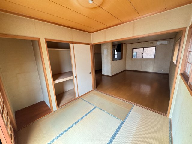 堺市西区草部　中古一戸建の和室