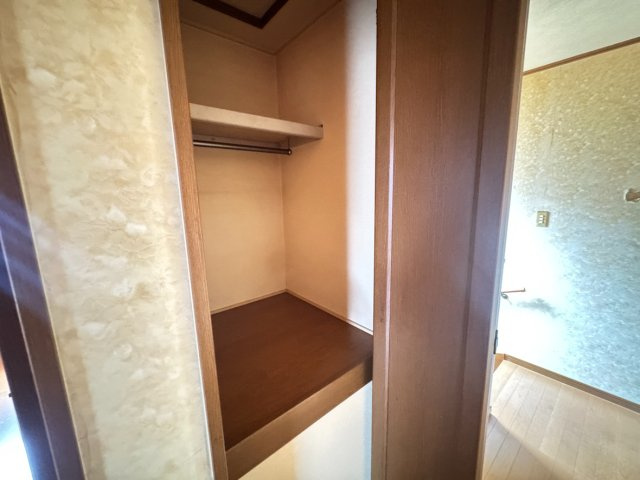 堺市西区草部　中古一戸建の収納