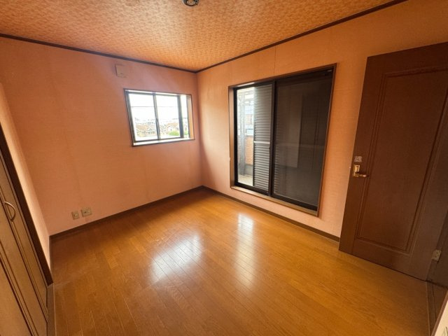 堺市西区草部　中古一戸建の洋室