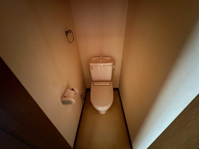堺市西区草部　中古一戸建のトイレ