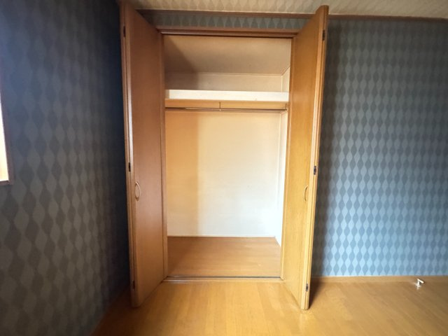 堺市西区草部　中古一戸建の収納