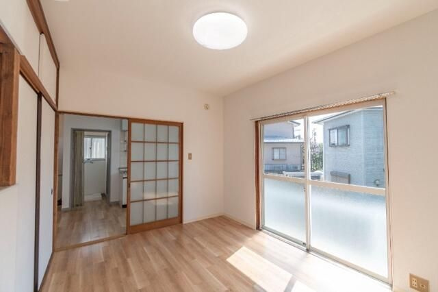 横浜市港南区下永谷３丁目のアパートの居間・リビング