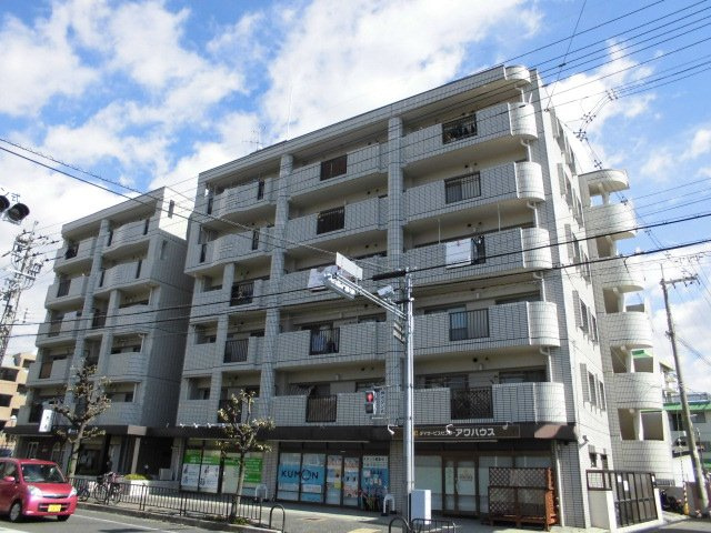 日の出ハイツ３号館の外観