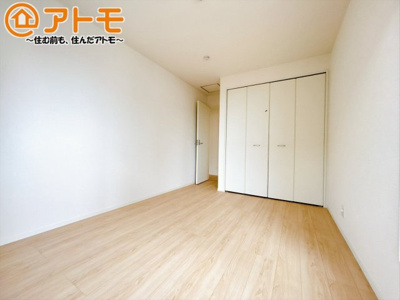 【子供部屋】 | 沼津市西熊堂第3　新築一戸建て　5号棟 | 広々使える収納付きの洋室です♪