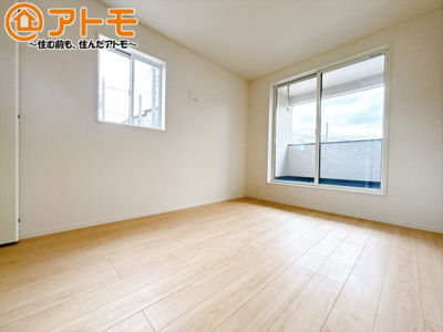 【子供部屋】 | 沼津市西熊堂第3　新築一戸建て　5号棟 | 収納豊富な洋室は使い勝手良好です！