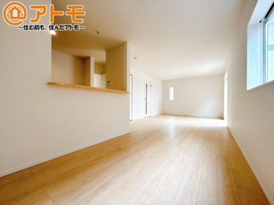 【居間・リビング】 | 沼津市西熊堂第3　新築一戸建て　5号棟 | 広々としたリビングは家具によって雰囲気が変わります♪