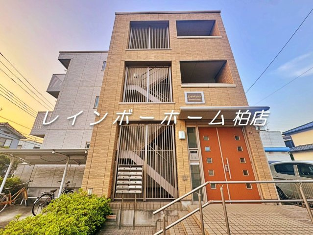 ▶非対面対応◀接客・申込・契約オンライン！LINE×相談可！のエントランス|落ち着いたエントランスです