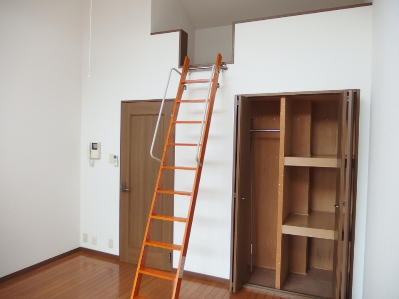 ハートヒルズ伊賀の居間・リビング