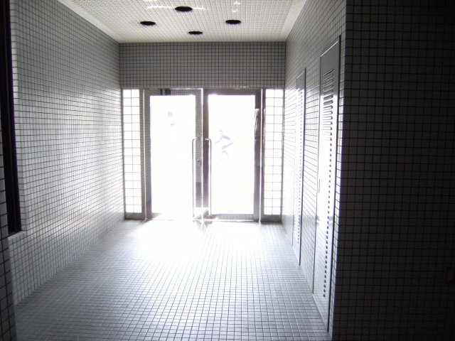 パシフィックマンションのエントランス