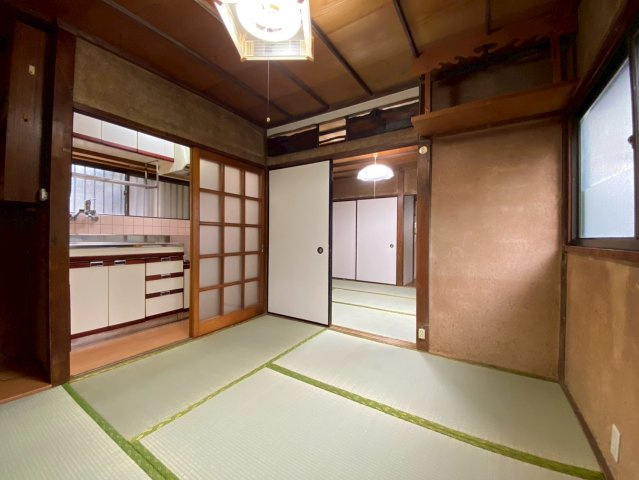 横須賀市船越町４丁目の一戸建ての居間・リビング