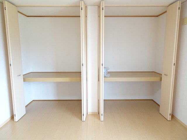 ナホトカ静里 Cの収納