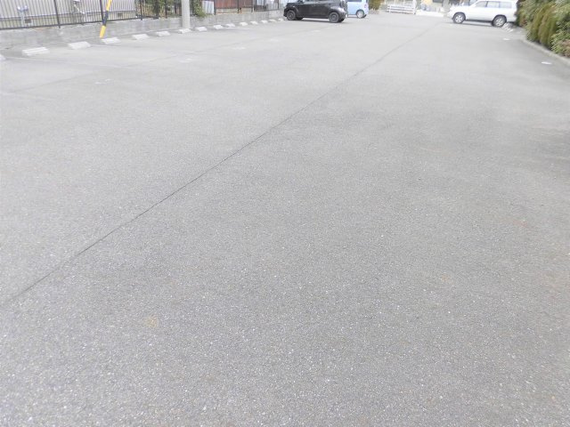 ナホトカ静里 Cの駐車場