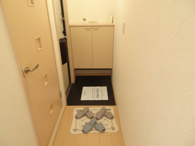 ナホトカ静里 Cの玄関