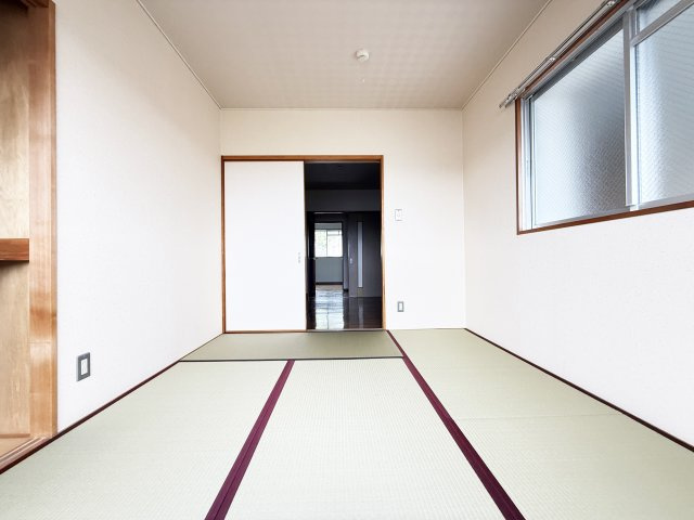 ハイツかおるの和室