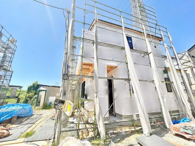 尼崎市田能４丁目の外観|トイレが1階と2階にあるので、朝の忙しい時間帯も混雑を避けられます。