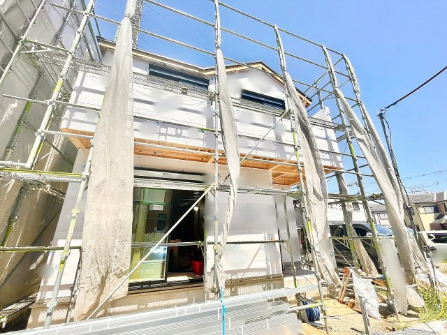 尼崎市田能４丁目の外観|JR福知山「猪名寺」駅まで徒歩21分、阪急神戸本線「園田」駅まで徒歩28分の立地。2沿線利用可能で、毎日の通勤・通学だけでなく、休日のお出かけまで利便性に優れています。