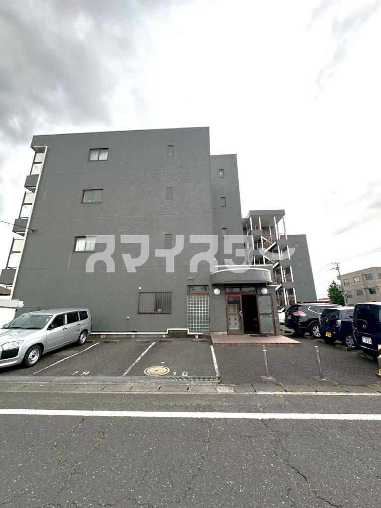 羽村市栄町２丁目の賃貸マンションの駐車場