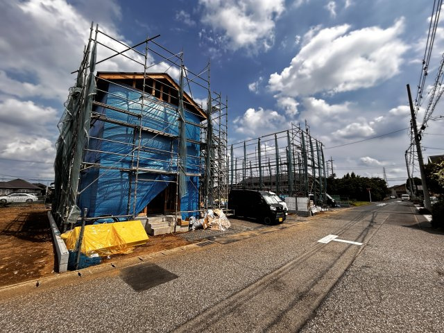 【LIGARE】小山市東城南 第10期 全2棟の前面道路含む現地写真|〇只今建築中〇
建築中の工程を確認できるのがは今ならではのメリットです。
周辺環境を含め、今からチェックがおすすめです。
先ずはお気軽にお問合せください！
※2026年6月撮影