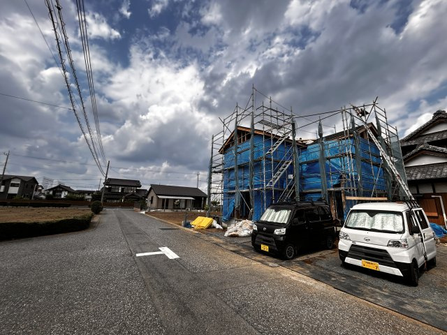 【LIGARE】小山市東城南 第10期 全2棟の前面道路含む現地写真|〇只今建築中〇
物件の詳細は事前に資料をご用意してお待ちしております。
月々の支払はどれくらい？マイホームの探し方、住宅ローンのシュミレーションもお任せくださいませ。
※2026年6月撮影