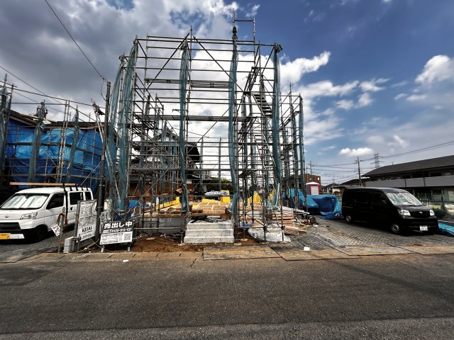 【LIGARE】小山市東城南 第10期 全2棟の前面道路含む現地写真|〇只今建築中〇
全2棟それぞれ個性あふれる内装カラー＆間取りをご用意しております♪
今なら生活スタイルや自分好みに合った建物をお選びいただけます☆
※2026年6月撮影