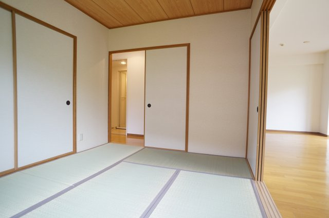 ヴィオレット宝塚の和室