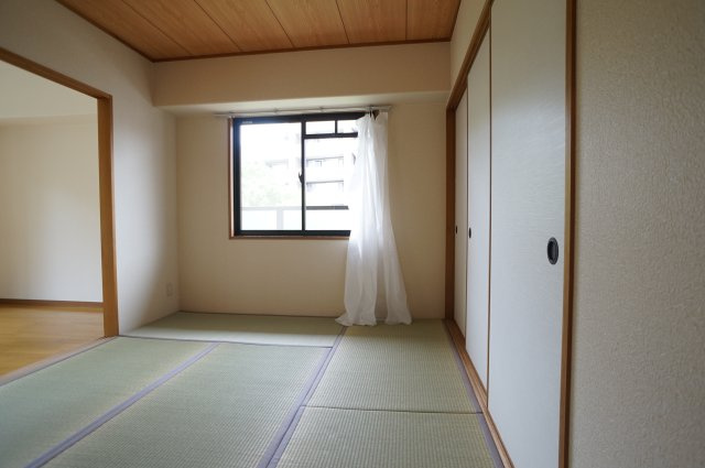 ヴィオレット宝塚の和室