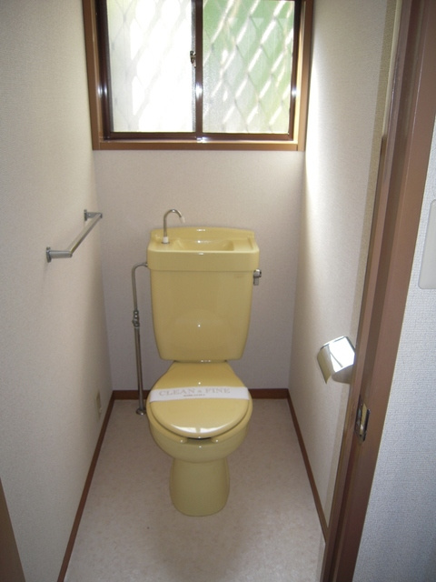 桂台１丁目戸建のトイレ