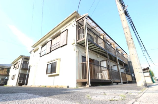 越谷市登戸町のアパートの外観