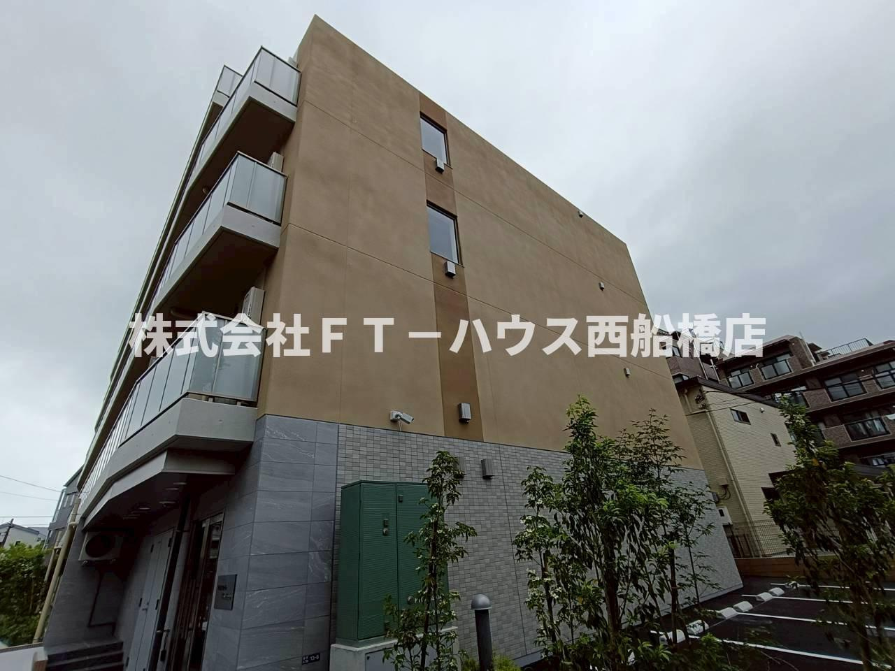 Alivis原木中山の外観
