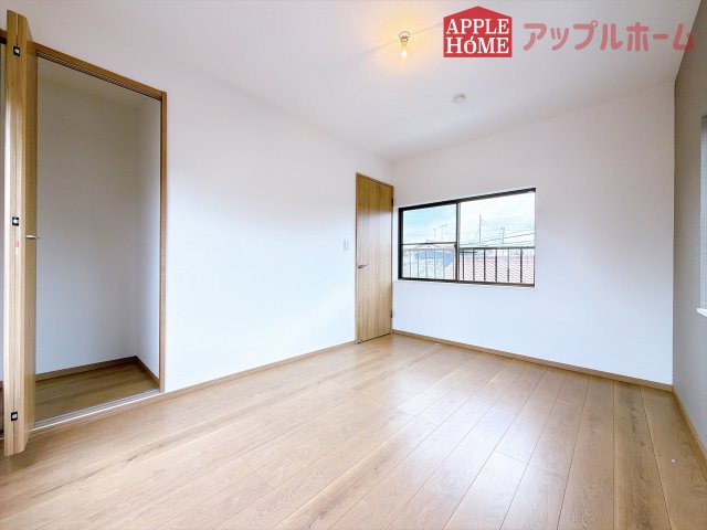 [中古住宅] 熊谷市小島 1期の洋室|２階居室は全室収納あり！たっぷりある収納活用でお部屋もキレイを保てます♪