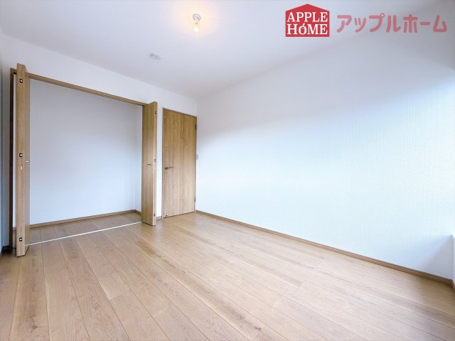 [中古住宅] 熊谷市小島 1期の洋室|２階居室は全室収納あり！たっぷりある収納活用でお部屋もキレイを保てます♪