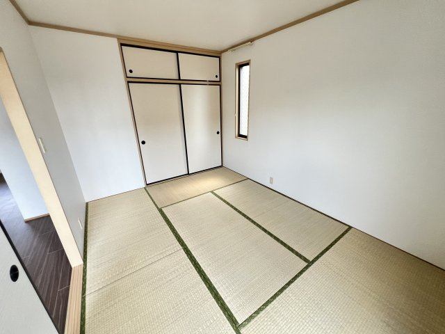 ラフィーネ南郊　Dの和室