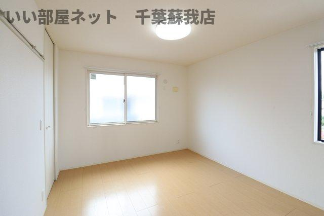 サンライズ池田の洋室|広々とした洋室です