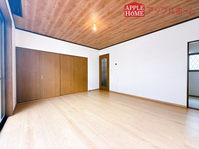[中古住宅] 熊谷市玉井南 1期の居間・リビング|１日の長い時間を過ごす大切なリビングだから、広さ日当たりとことんこだわりましょう♪ぜひこの空間を実際にご体感ください！