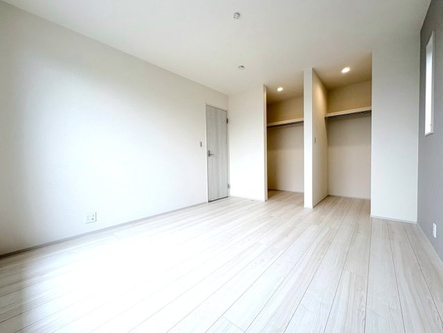 リーブルガーデン　各務原市蘇原伊吹町　全1区画分譲の洋室