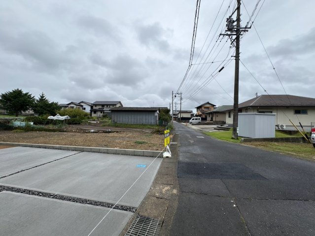 リーブルガーデン　各務原市蘇原伊吹町　全1区画分譲の前面道路含む現地写真