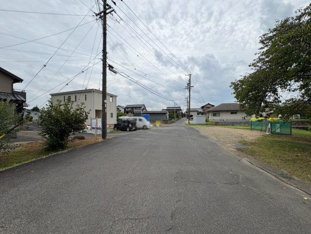 リーブルガーデン　各務原市蘇原伊吹町　全1区画分譲の前面道路含む現地写真|「現地（2026年8月1日）撮影」　
■前面道路　
■ヤマダ不動産　株式会社リライフ