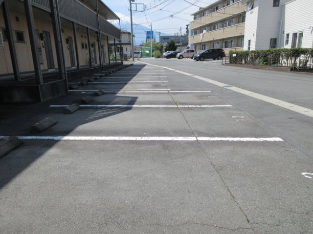 リヴェールタキの駐車場